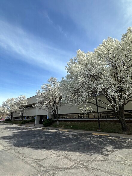 1431 S Bluffview St, Wichita, KS à louer - Photo de l’immeuble – Image 2 sur 10
