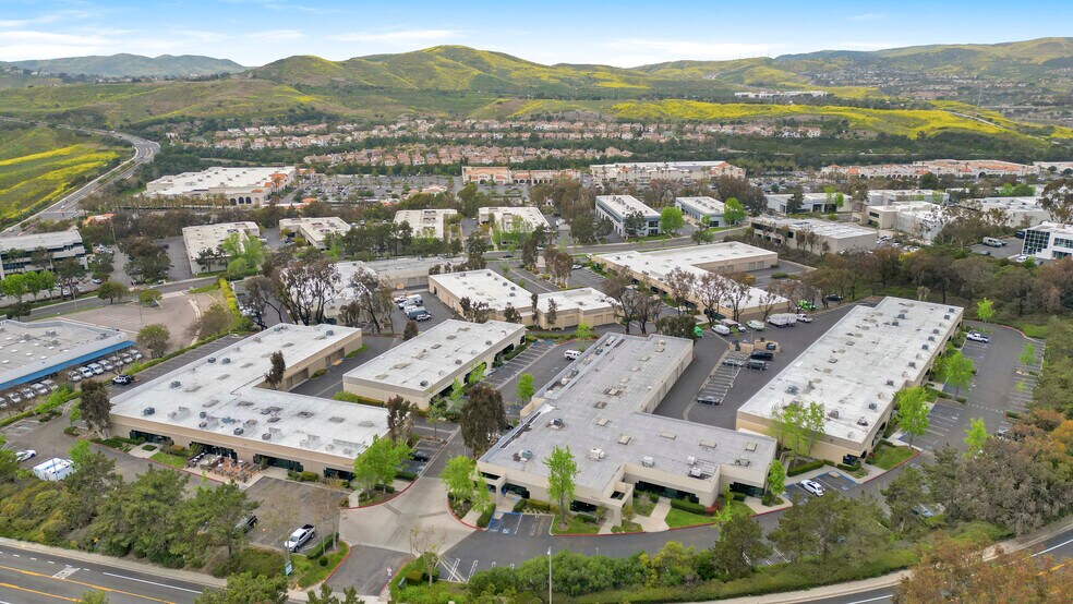 940 Calle Amanecer, San Clemente, CA à louer - Aérien – Image 1 sur 9