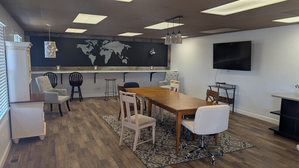 202 S Eldorado Rd, Bloomington, IL à vendre - Photo de l’immeuble – Image 2 sur 5