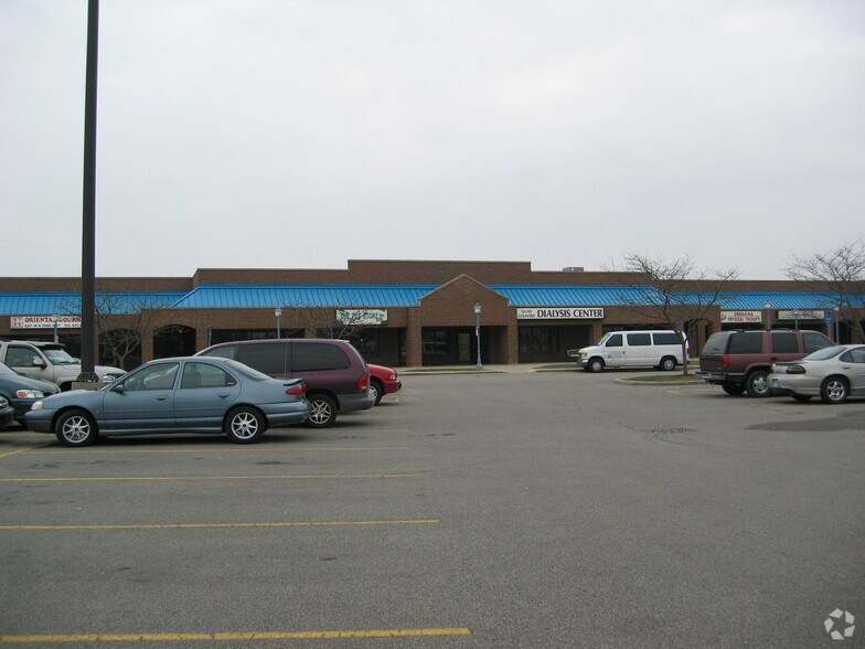 346-570 N Grandstaff Dr, Auburn, IN à louer - Photo de l’immeuble – Image 2 sur 9