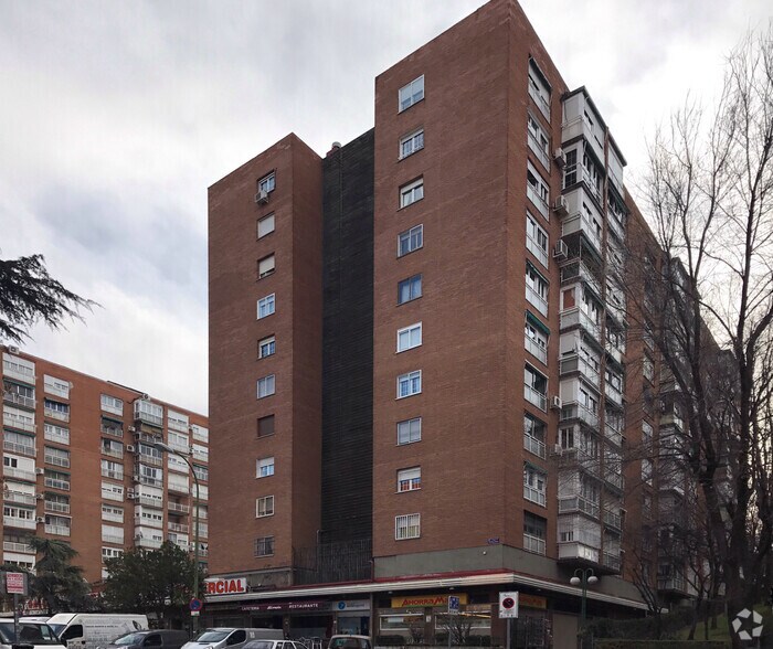 Immeuble residentiel dans Madrid, Madrid à vendre - Photo de l’immeuble – Image 2 sur 3
