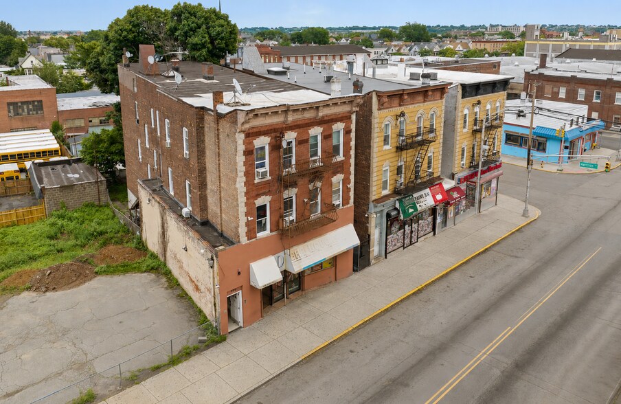 898 Main Ave, Passaic, NJ à vendre - Photo de l’immeuble – Image 2 sur 15