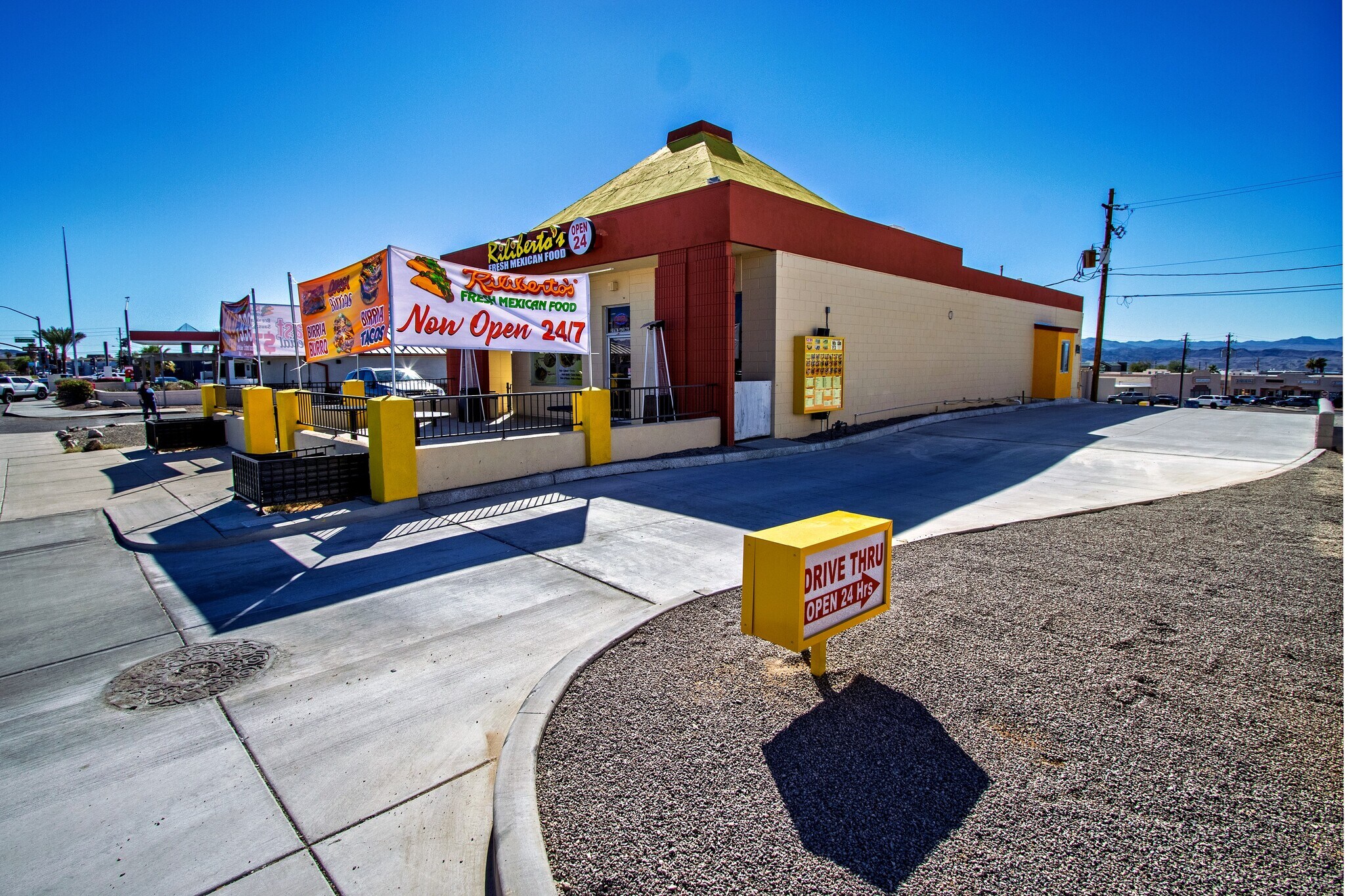 25 Acoma Blvd N, Lake Havasu City, AZ à vendre Photo de l’immeuble– Image 1 sur 6