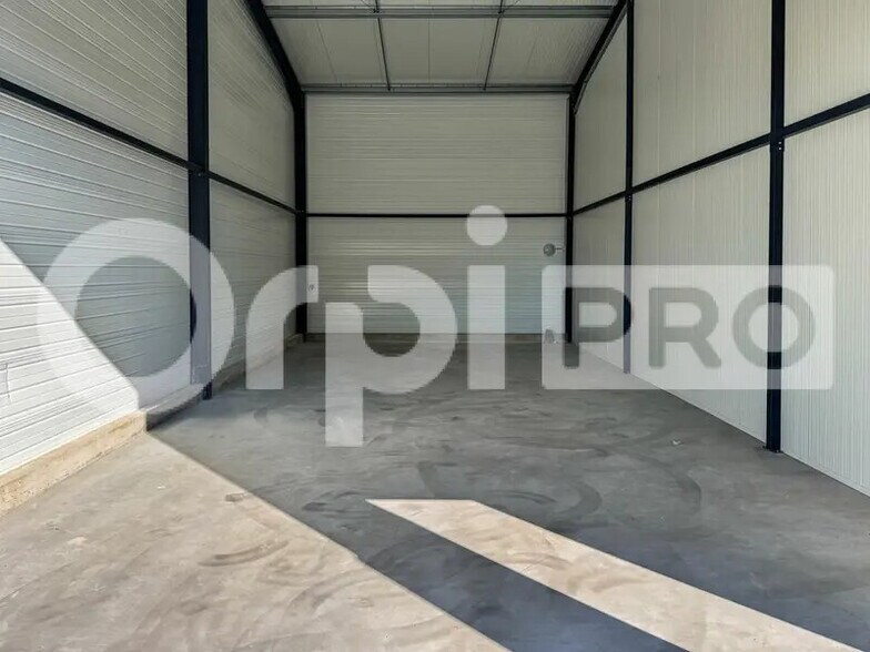 Industriel/Logistique dans Mées à louer - Photo intérieure – Image 1 sur 2