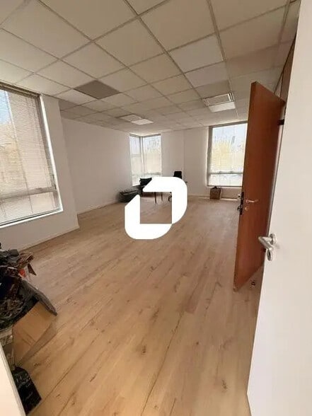 Bureau dans Massy à louer - Photo de l’immeuble – Image 2 sur 11