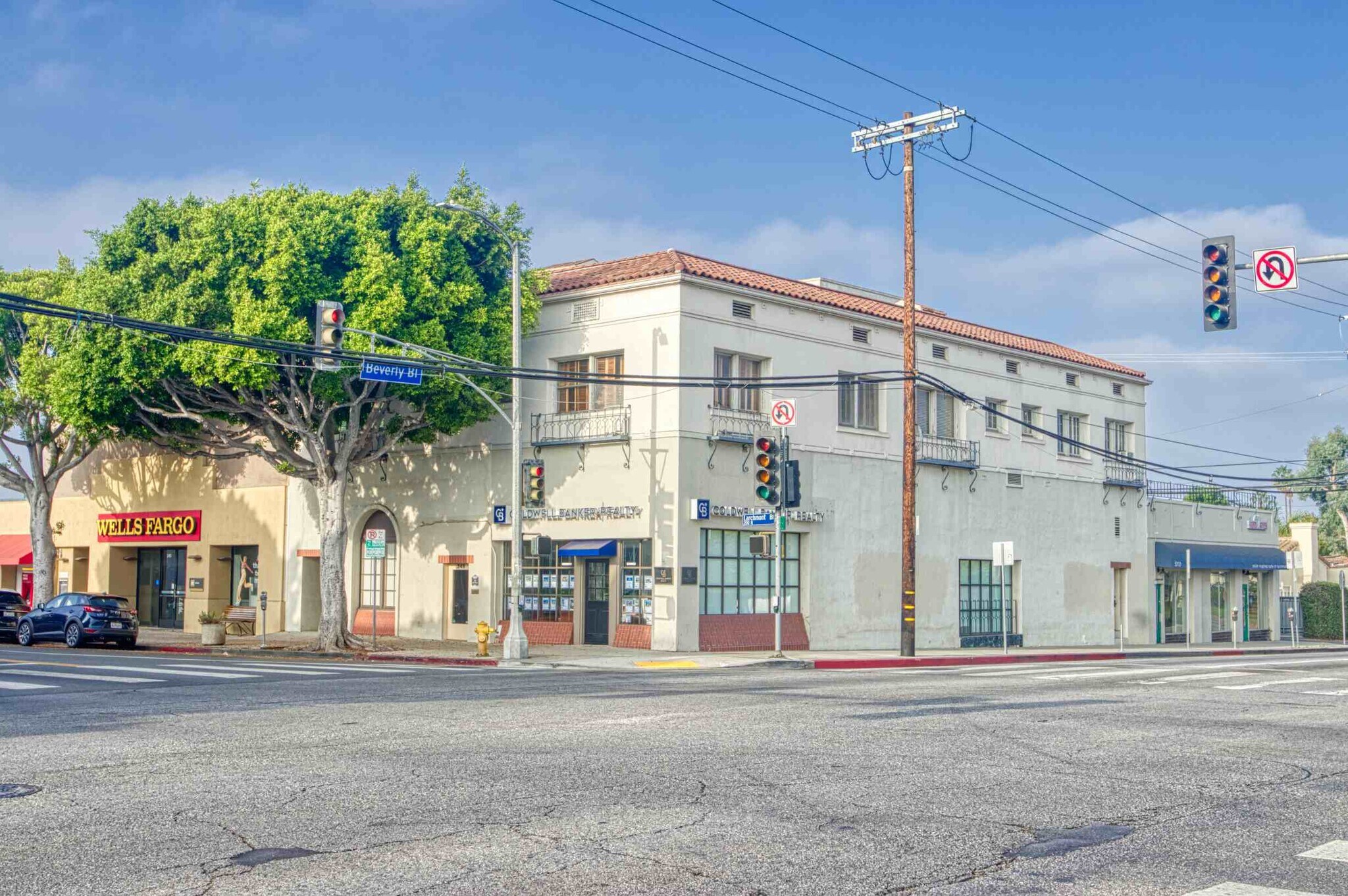 251 N Larchmont Blvd, Los Angeles, CA à louer Photo principale– Image 1 sur 4