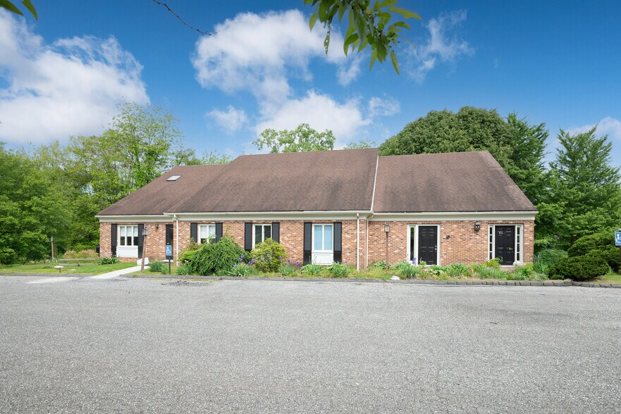 2 Old Park Ln, New Milford, CT à vendre - Photo de l’immeuble – Image 1 sur 11