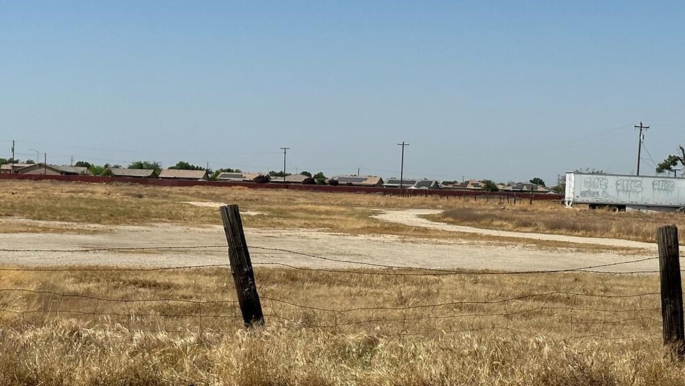 2310 Taft Hwy, Bakersfield, CA à vendre - Photo de l’immeuble – Image 1 sur 11