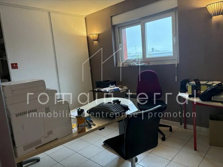 Local d’activités dans Limoges à louer - Photo de l’immeuble – Image 2 sur 4