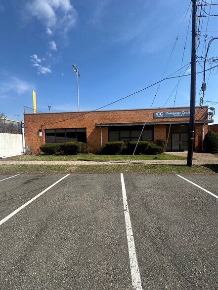 59 Thomas North Rd, Hawthorne, NJ à louer - Photo de l’immeuble – Image 2 sur 5