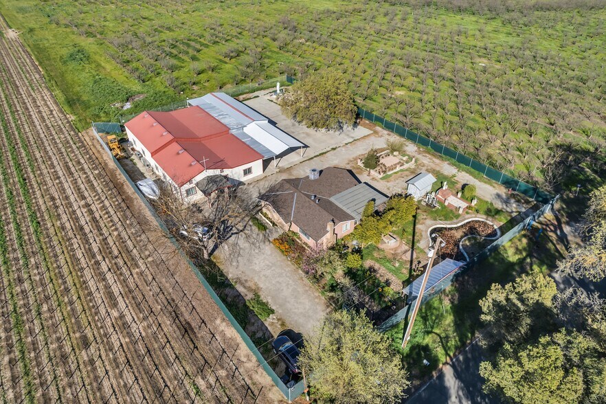 9503 Barber Rd, Galt, CA à vendre - Photo principale – Image 1 sur 95