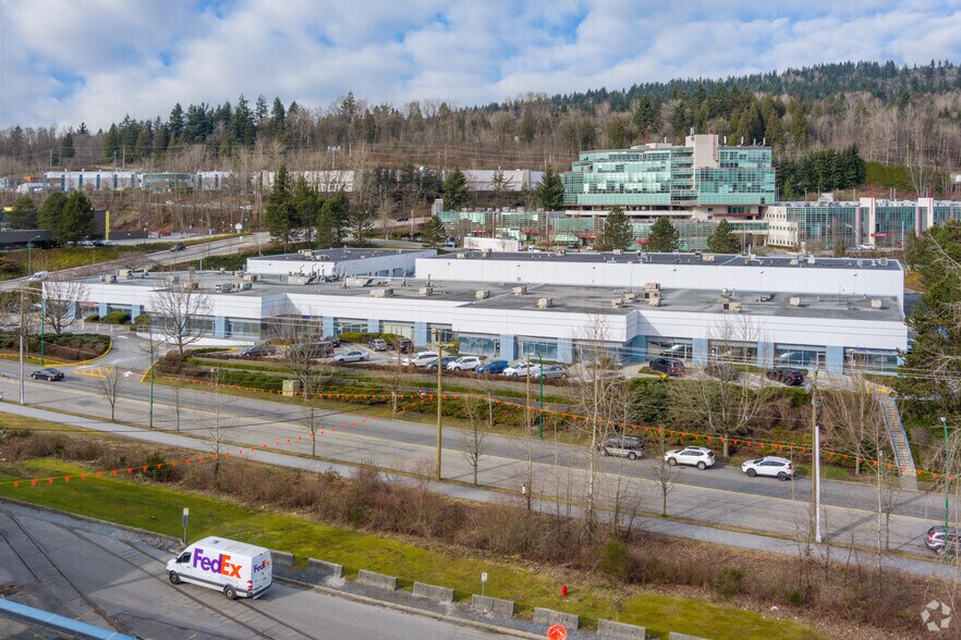 8503-8537 Eastlake Dr, Burnaby, BC à louer - Photo de l’immeuble – Image 2 sur 5