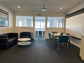 234 Marshall St, Redwood City, CA à louer Photo intérieure– Image 1 sur 10