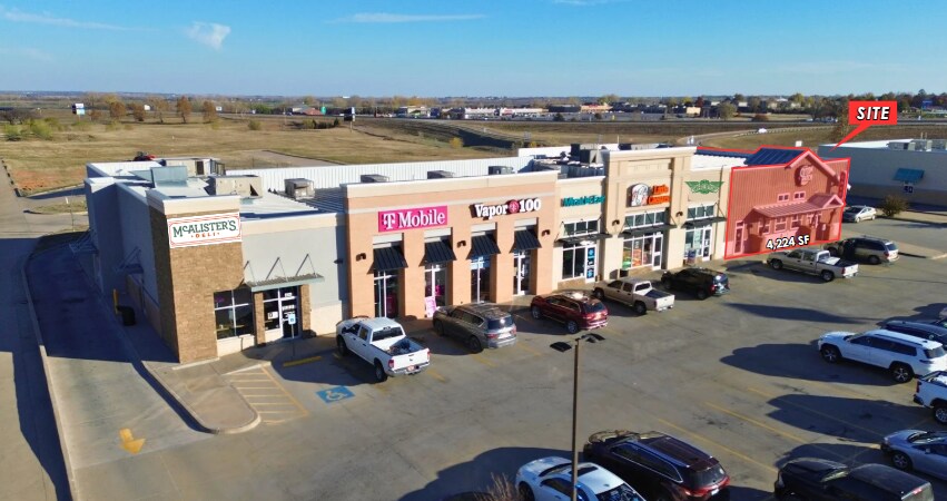 2203-2209 S 4th St, Chickasha, OK à louer Photo de l’immeuble– Image 1 sur 6