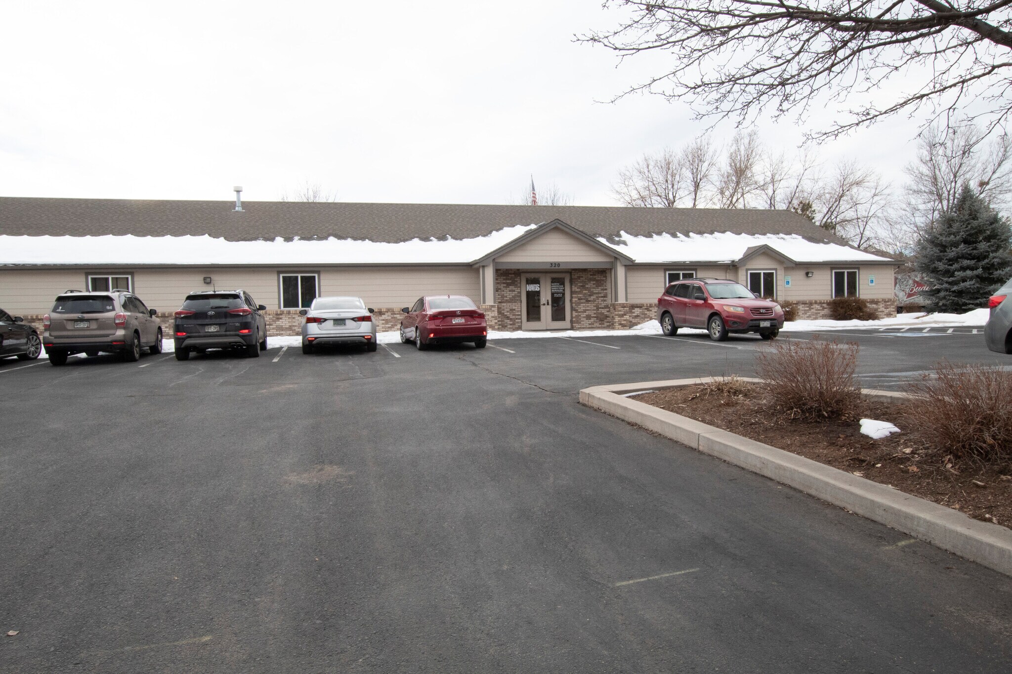 320 E 27th St, Loveland, CO à vendre Photo principale– Image 1 sur 11