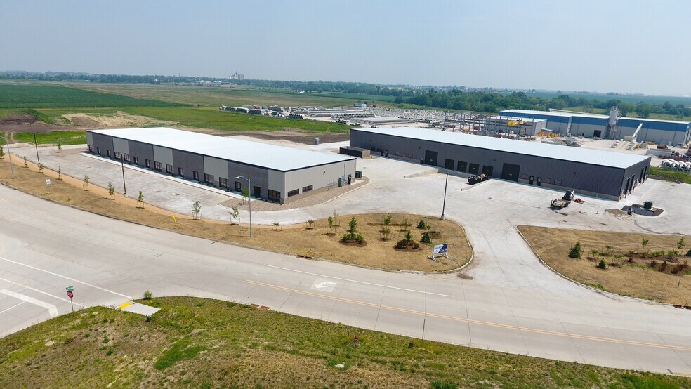 2251 Shiloh Rose Pky SW, Bondurant, IA à louer - Photo de l’immeuble – Image 1 sur 11