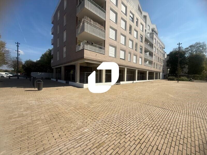 Local commercial dans Neuilly-sur-Marne à louer Photo de l’immeuble– Image 1 sur 6