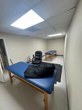 1035 N Interstate 35 E, Carrollton, TX à louer Photo intérieure– Image 2 sur 2