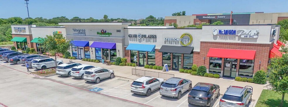 242 Rufe Snow Dr, Keller, TX à vendre - Photo de l’immeuble – Image 3 sur 10