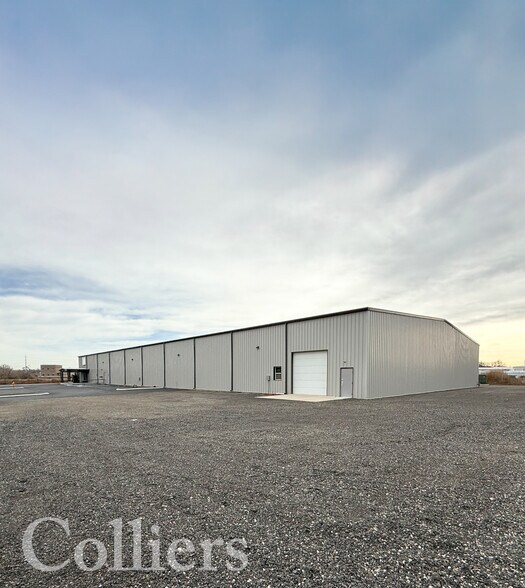 805 Parkcentre Way, Nampa, ID à louer - Photo de l’immeuble – Image 2 sur 12
