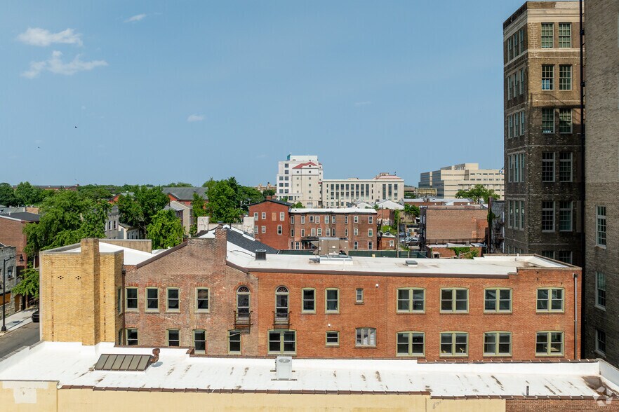 219 E Hanover St, Trenton, NJ à louer - Photo de l’immeuble – Image 3 sur 21