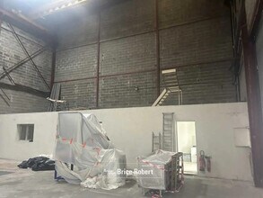 Bureau dans Vaulx-en-Velin à louer Photo de l’immeuble– Image 1 sur 2