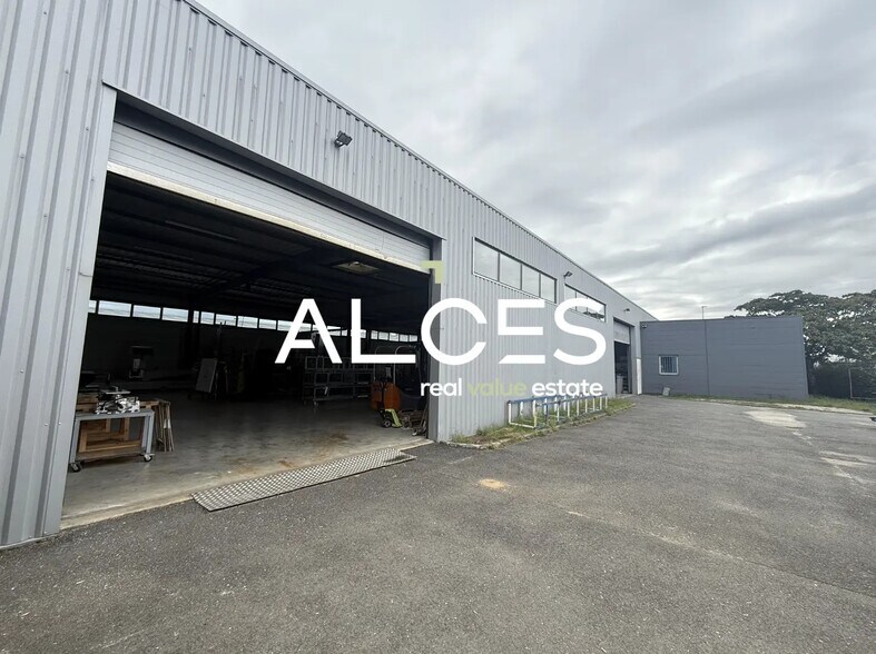 Local d'activités dans VILLENAVE-D'ORNON à vendre - Photo de l’immeuble – Image 1 sur 3