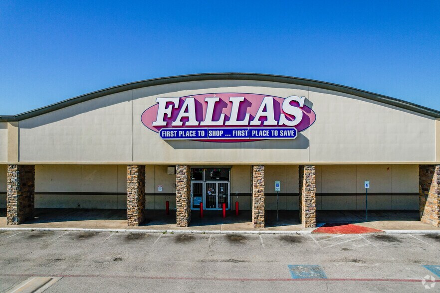 2223-2247 S Buckner Blvd, Dallas, TX à louer - Photo de l’immeuble – Image 3 sur 4