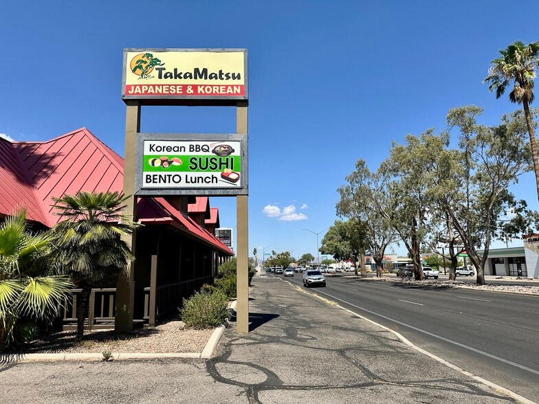 5532 E Speedway Blvd, Tucson, AZ à vendre - Photo de l’immeuble – Image 2 sur 26