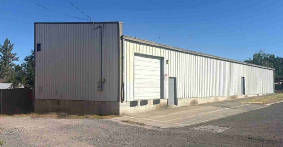 140 Martin St, Klamath Falls, OR à louer - Photo de l’immeuble – Image 1 sur 6
