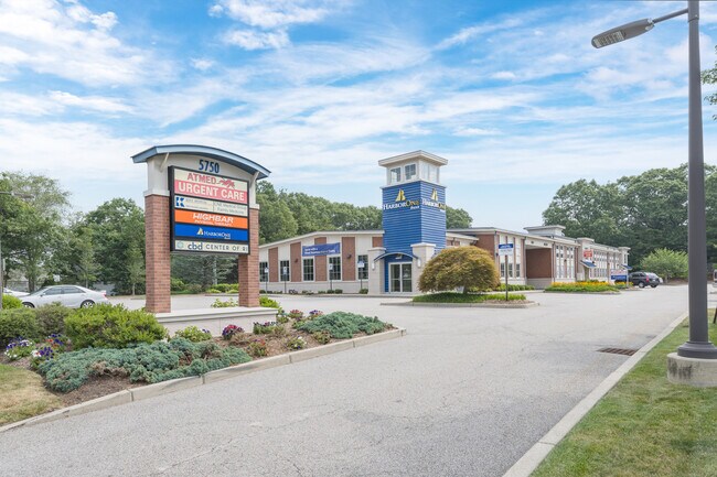 Plus de détails pour 5750 Post Rd, East Greenwich, RI - Bureau à vendre
