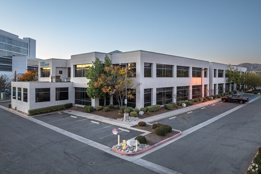 36450 Inland Valley Dr, Wildomar, CA à louer - Photo de l’immeuble – Image 2 sur 6