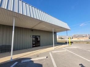 1913 Post Rd, New Braunfels, TX à louer Photo de l’immeuble– Image 1 sur 4