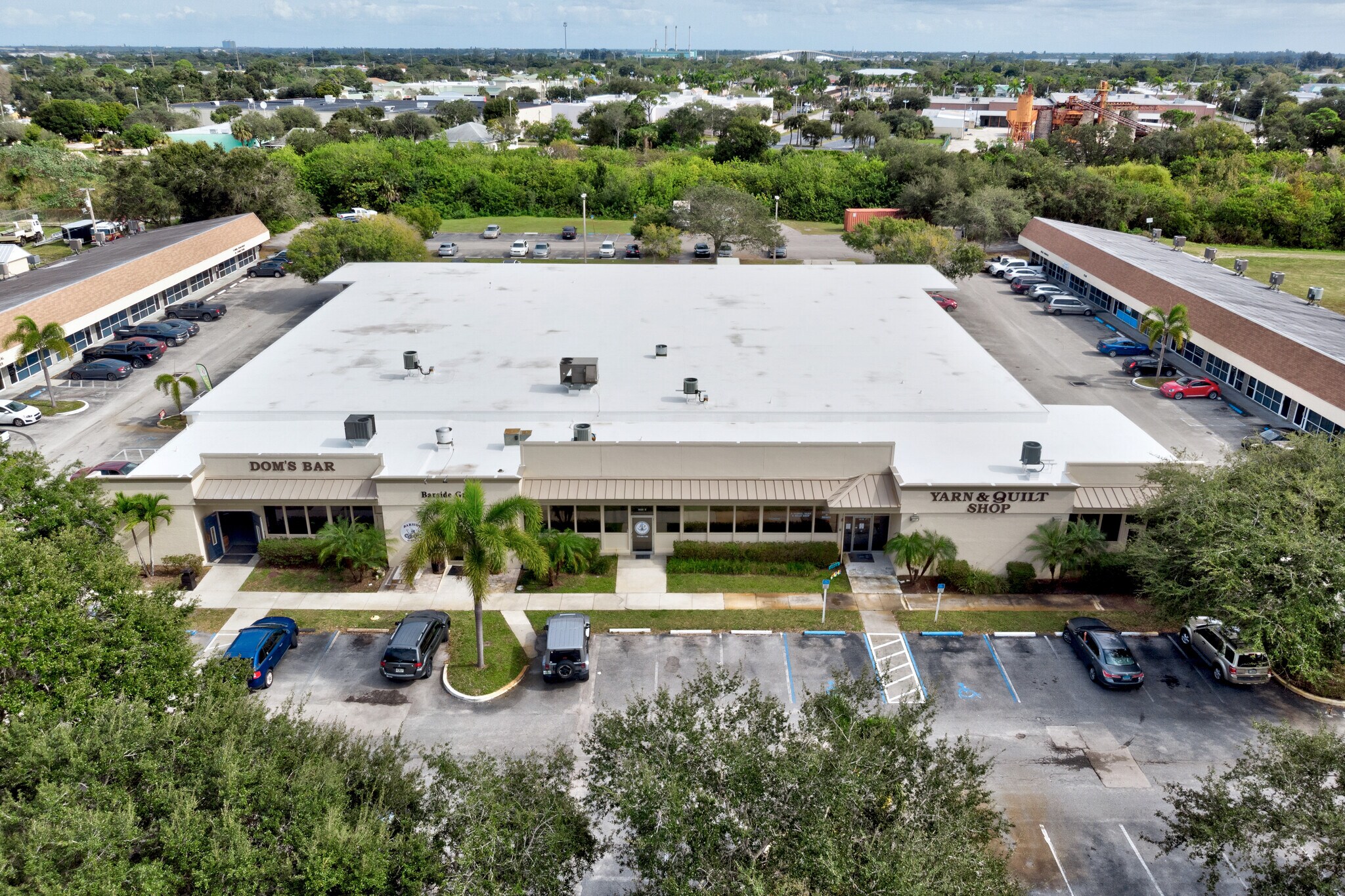 1402-1472 Old Dixie Hwy, Vero Beach, FL à louer Photo de l’immeuble– Image 1 sur 15