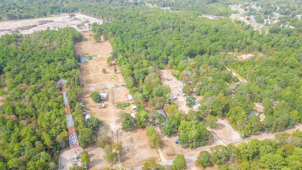 17258 Old Highway 105 E, Conroe, TX à vendre - Photo de l’immeuble – Image 1 sur 9