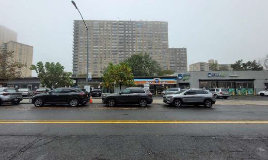 11-21 Knolls Crescent, Bronx, NY à louer - Photo de l’immeuble – Image 3 sur 5