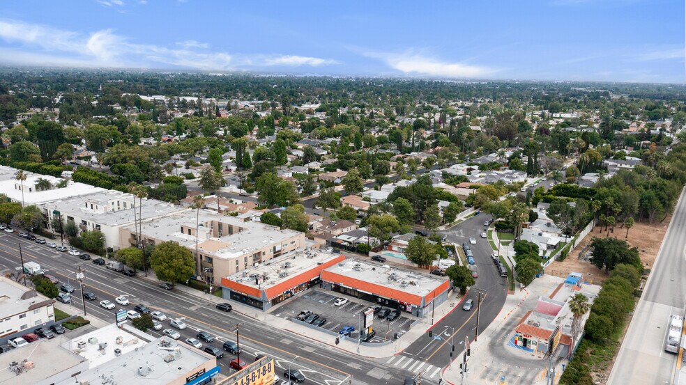 6100 Reseda Blvd, Tarzana, CA à louer - Aérien – Image 3 sur 7