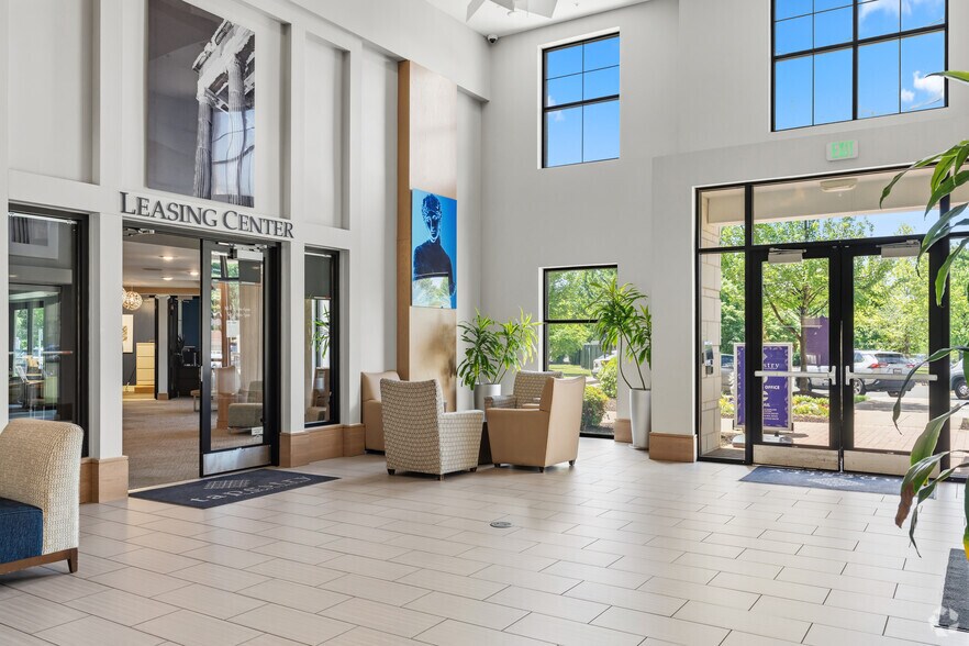 9300 Lottsford Rd, Largo, MD à louer - Hall d’entrée – Image 2 sur 32
