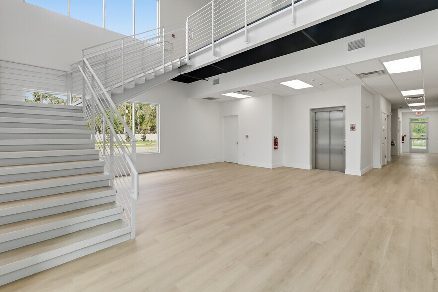 3416 W Lake Mary Blvd, Lake Mary, FL à louer - Photo principale – Image 1 sur 22