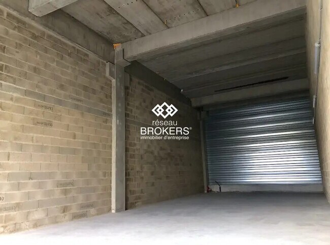 Plus de détails pour Local commercial à louer
