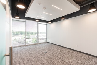 4509 Creedmoor Rd, Raleigh, NC à louer Photo intérieure– Image 2 sur 25