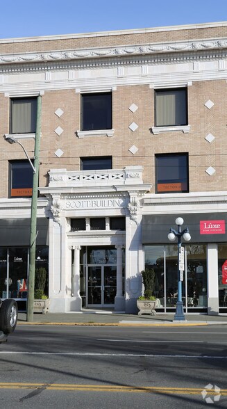 707-711 Hillside Av, Victoria, BC à louer - Photo de l’immeuble – Image 3 sur 5