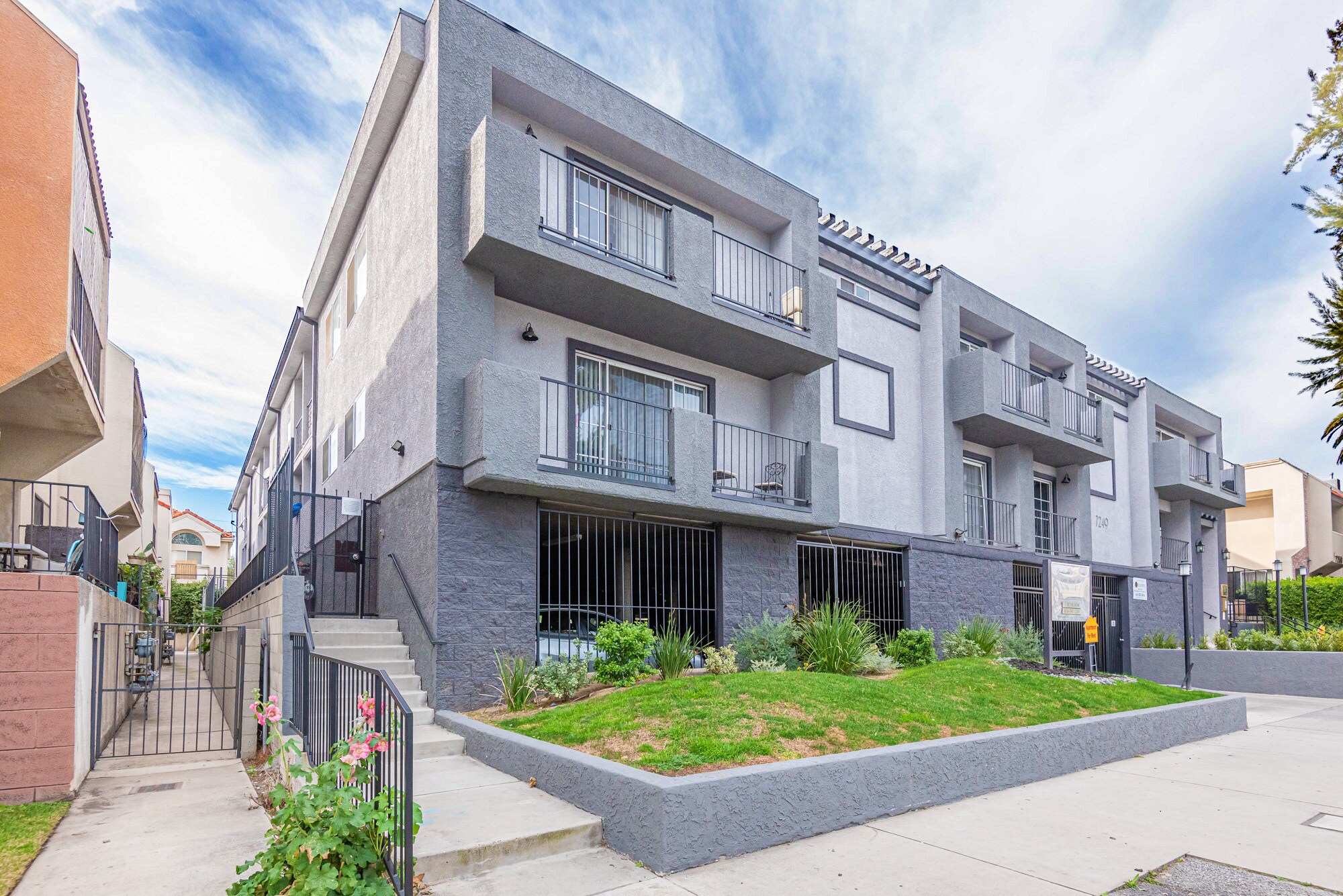 7249 Baird Ave, Reseda, CA à vendre Photo principale– Image 1 sur 10