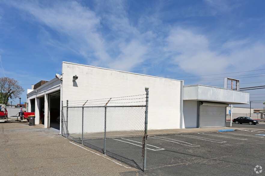 2015 West Ln, Stockton, CA à vendre - Photo de l’immeuble – Image 2 sur 3