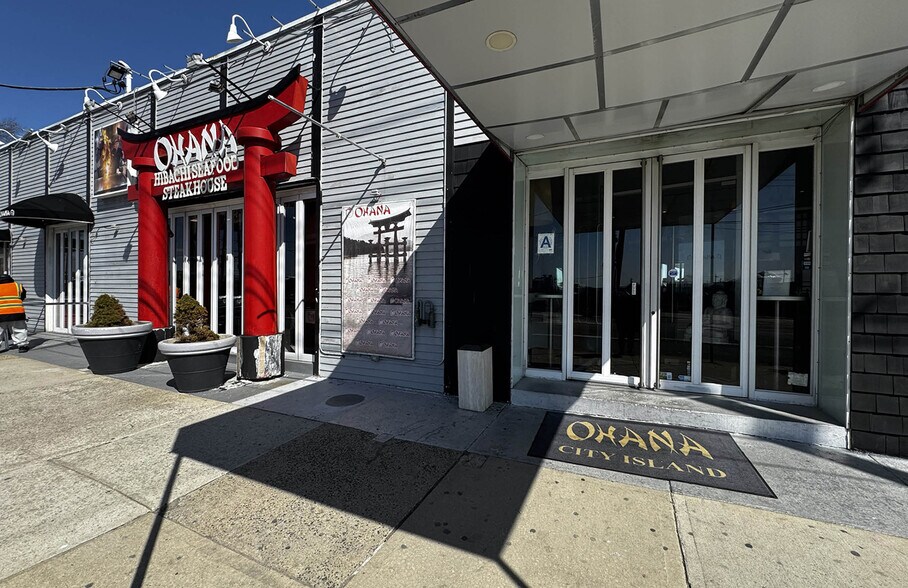 500 City Island Ave, Bronx, NY à vendre - Photo de l’immeuble – Image 2 sur 13
