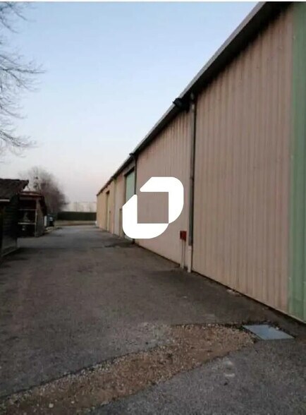 836 Allée Des Filiéristes, Trévoux à louer - Photo de l’immeuble – Image 3 sur 25