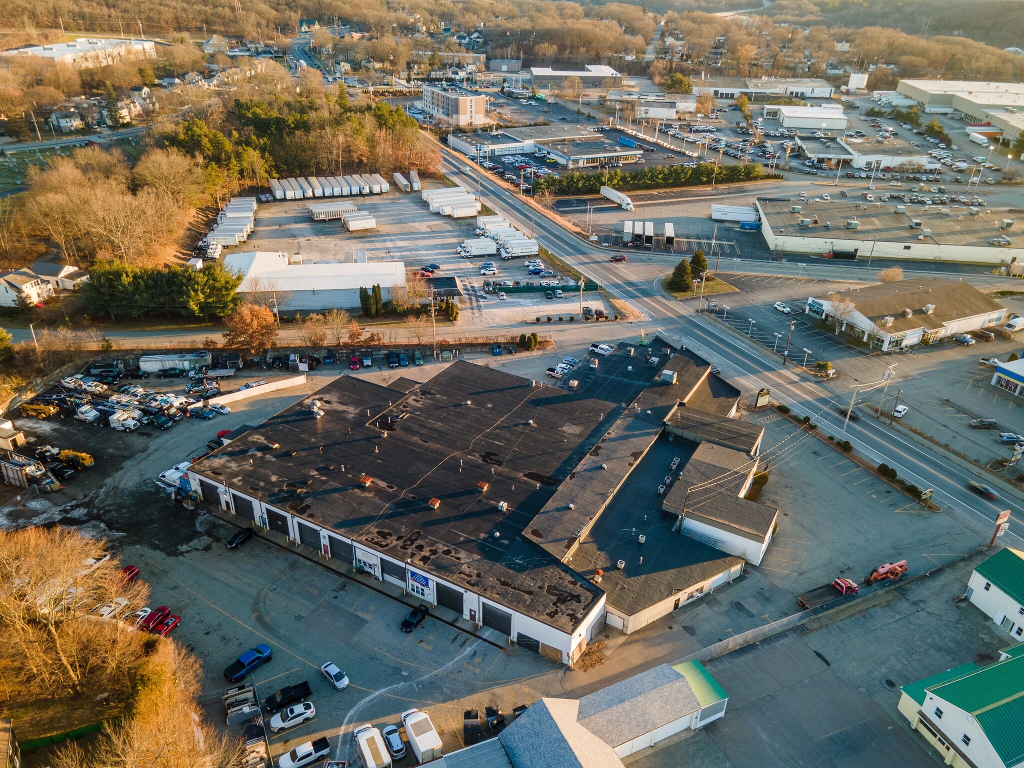 840 Cumberland Hill Rd, Woonsocket, RI à vendre Photo de l’immeuble– Image 1 sur 24