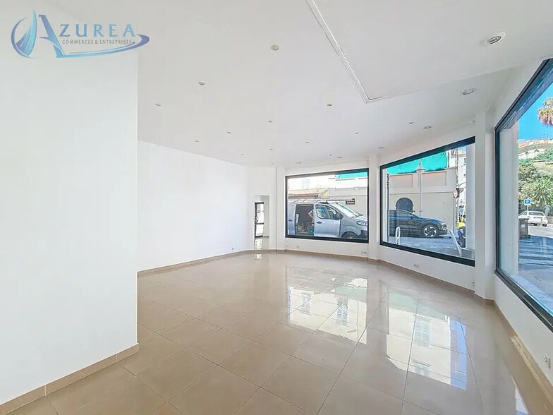 Local commercial dans Nice à vendre - Photo de l’immeuble – Image 3 sur 4