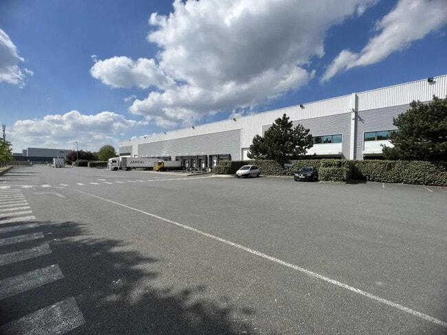 Plus de détails pour Bureau, Industriel/Logistique à louer