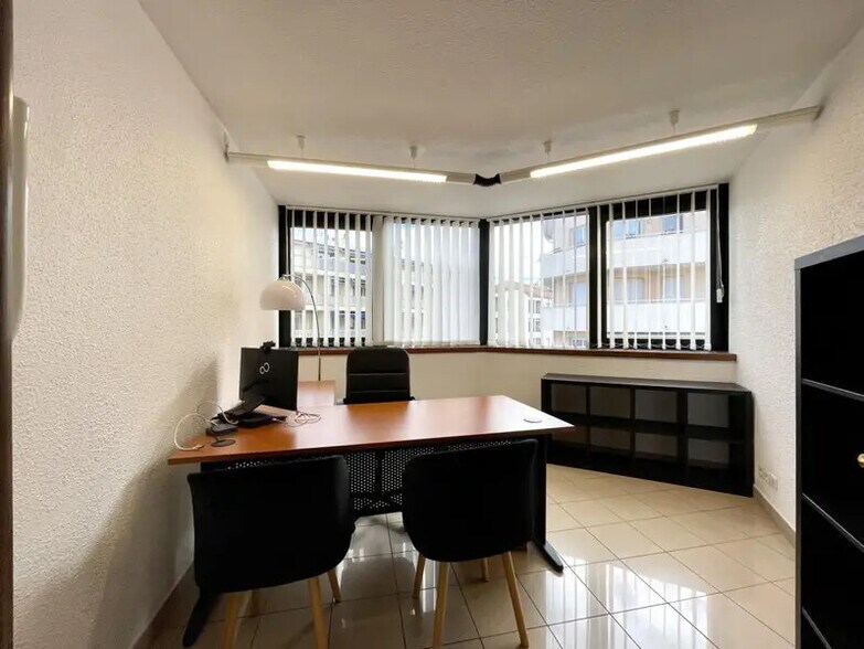 Bureau dans Saint-Raphaël à louer - Photo intérieure – Image 1 sur 12